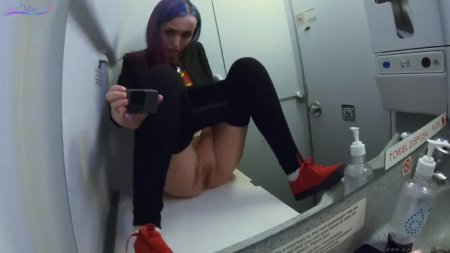 Решила послать видео дрочки мужу из самолета